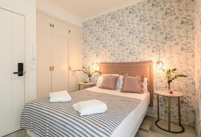 مسافرخانه Nüa Alameda