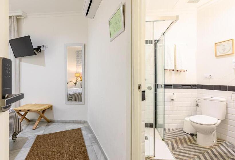 مسافرخانه Nüa Alameda