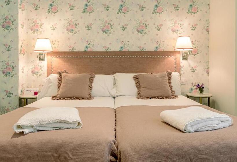 مسافرخانه Nüa Alameda