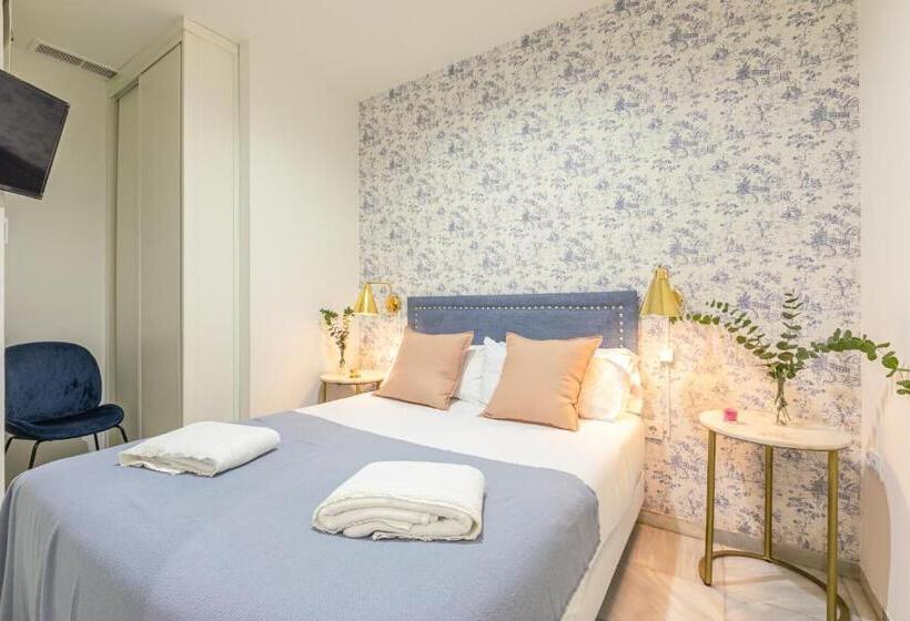 مسافرخانه Nüa Alameda