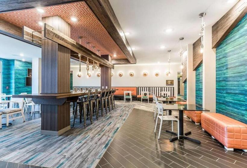 Marina Bay Hotel & Suites, Ascend Hotel Collection