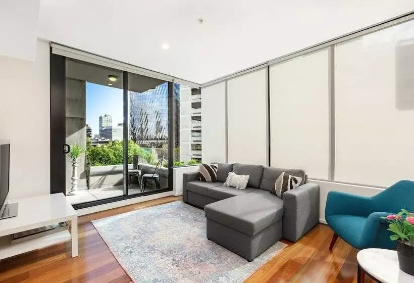 Melbourne Holiday Apartments Flinders Wharf