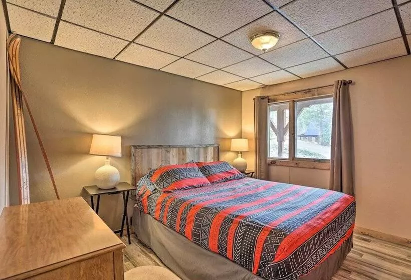 Black Hills Hideaway W/ Wraparound Deck & Hot Tub!