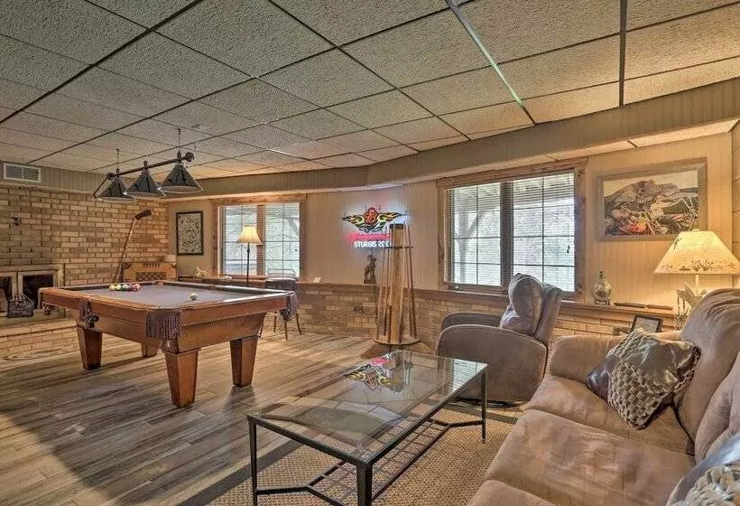 Black Hills Hideaway W/ Wraparound Deck & Hot Tub!