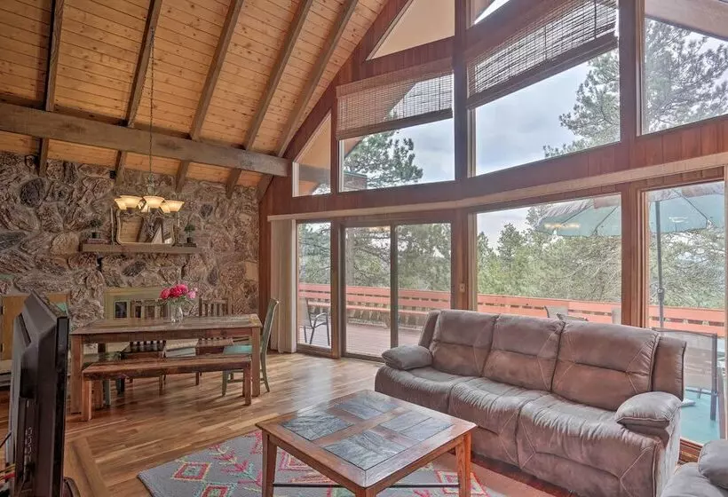 Black Hills Hideaway W/ Wraparound Deck & Hot Tub!