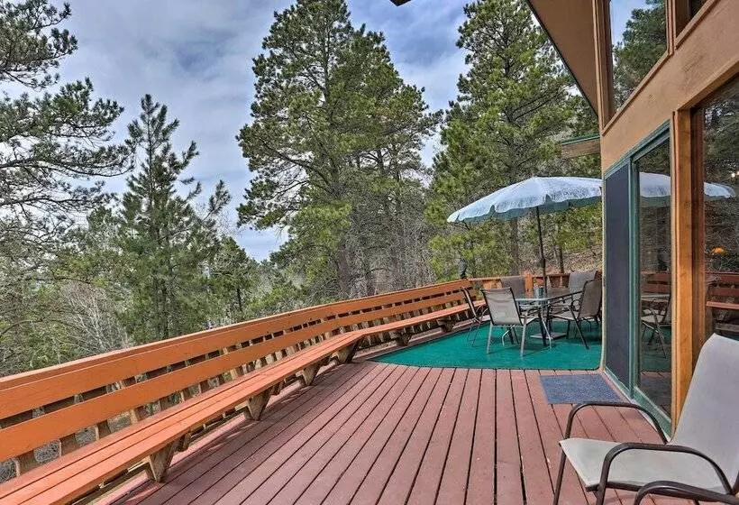 Black Hills Hideaway W/ Wraparound Deck & Hot Tub!