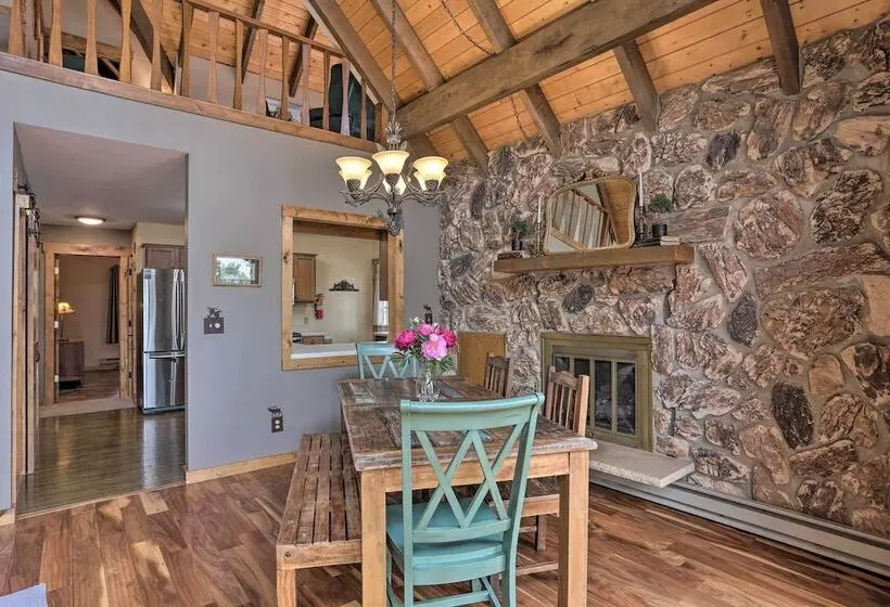 Black Hills Hideaway W/ Wraparound Deck & Hot Tub!