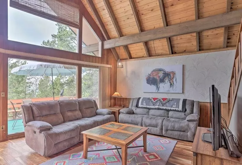 Black Hills Hideaway W/ Wraparound Deck & Hot Tub!