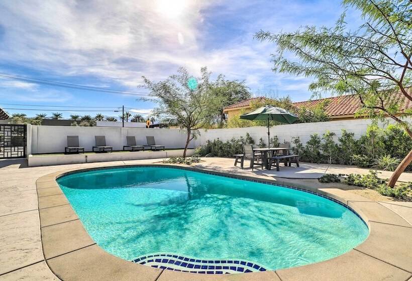 Brilliant Duplex   Walk To Downtown Palm Desert!