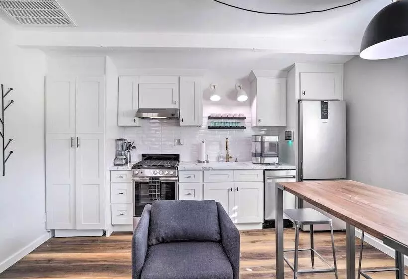 Brilliant Duplex   Walk To Downtown Palm Desert!