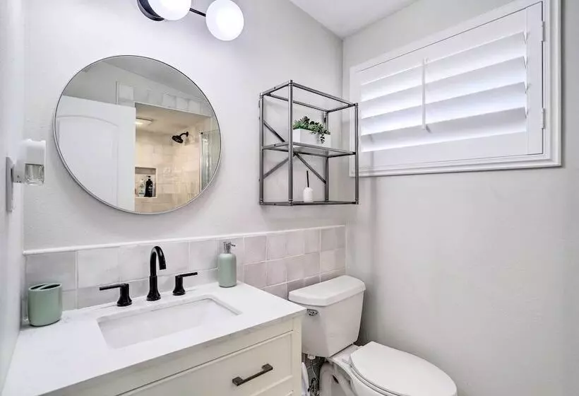 Brilliant Duplex   Walk To Downtown Palm Desert!