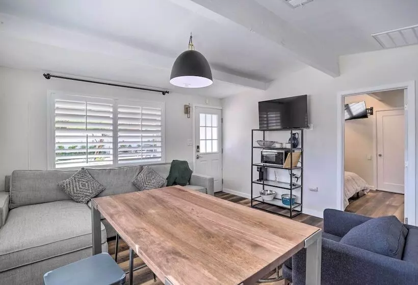 Brilliant Duplex   Walk To Downtown Palm Desert!