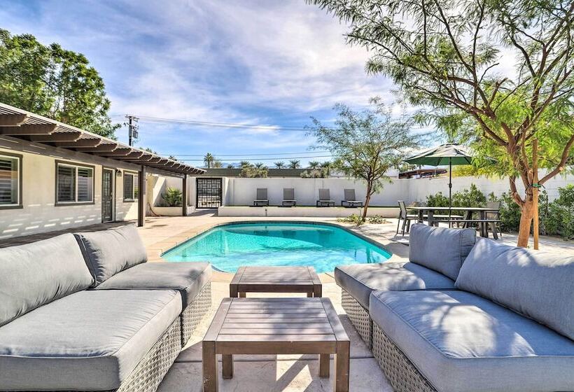 Brilliant Duplex   Walk To Downtown Palm Desert!