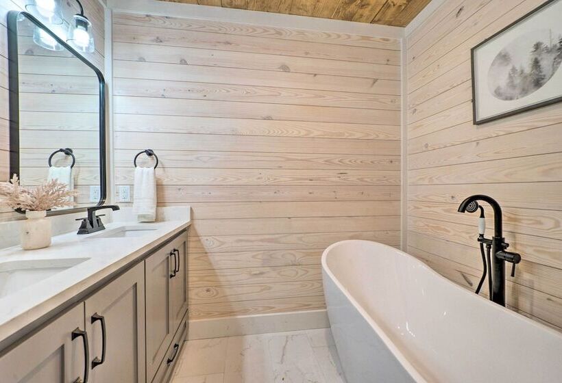 Broken Bow Cabin W/ Private In Law Suite & Hot Tub