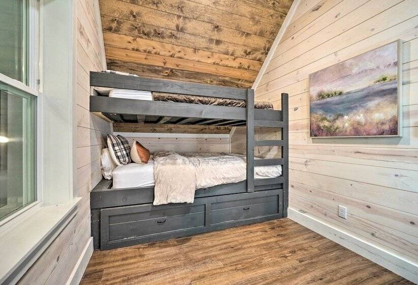 Broken Bow Cabin W/ Private In Law Suite & Hot Tub