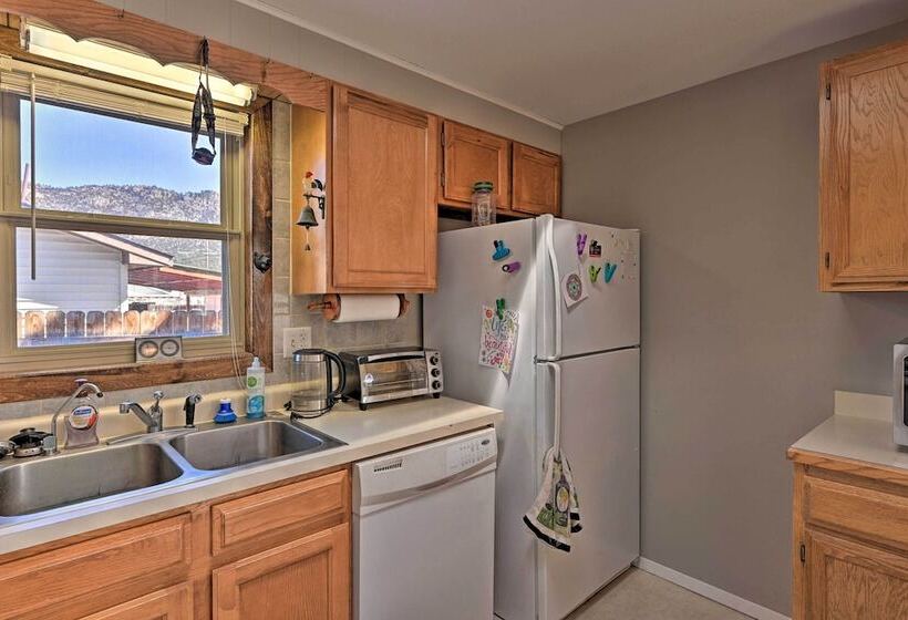 Buena Vista Home W/ Private Yard, Near Hiking