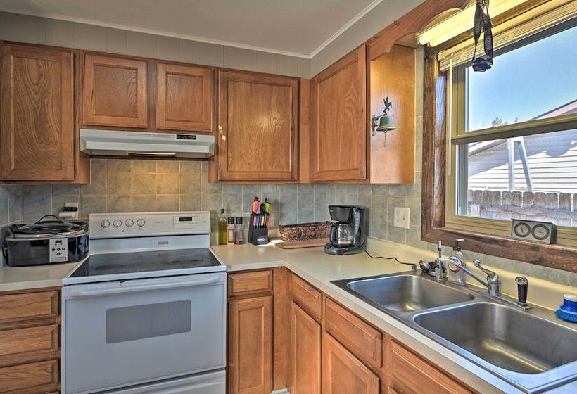 Buena Vista Home W/ Private Yard, Near Hiking