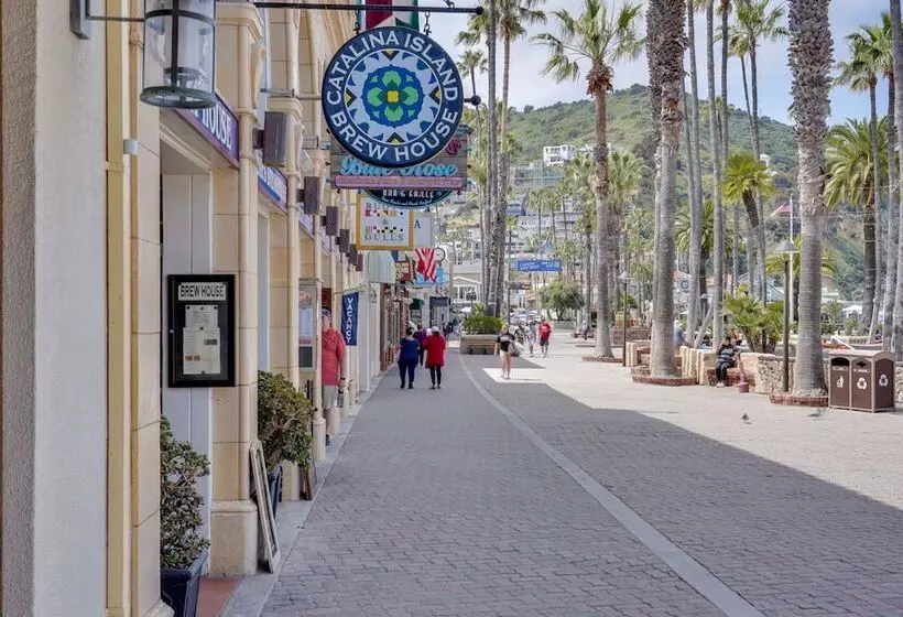 Catalina Island Duplex   Steps To Beach & Pier!