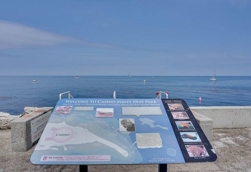 Catalina Island Duplex   Steps To Beach & Pier!