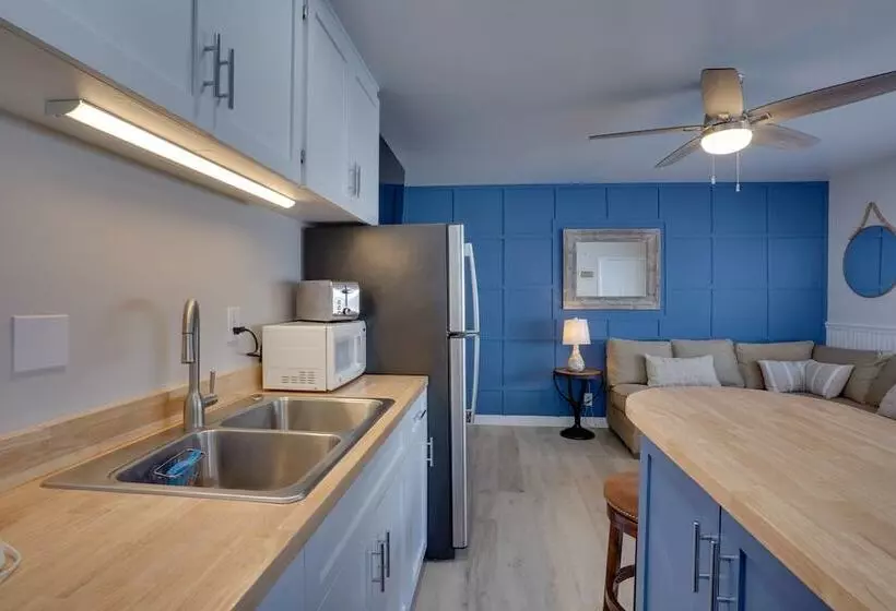 Catalina Island Duplex   Steps To Beach & Pier!