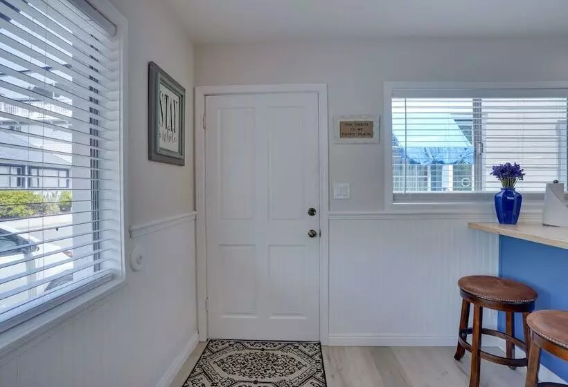 Catalina Island Duplex   Steps To Beach & Pier!