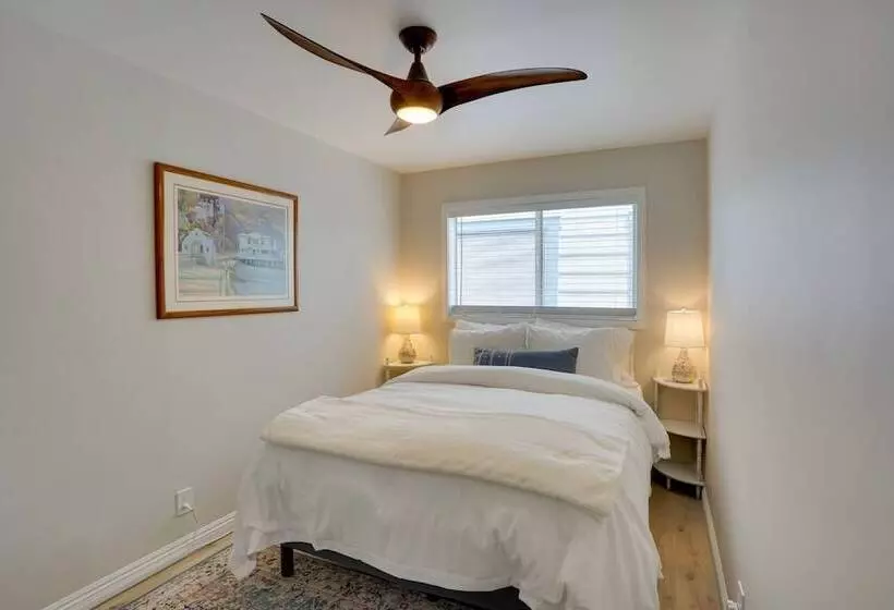 Catalina Island Duplex   Steps To Beach & Pier!