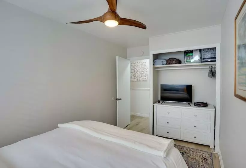 Catalina Island Duplex   Steps To Beach & Pier!