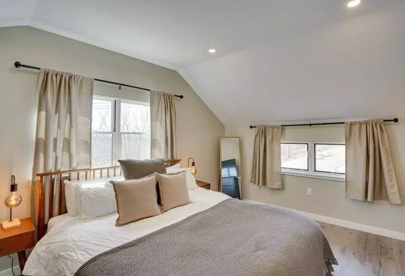 Catskill Vacation Rental: Private Deck & Fire Pit