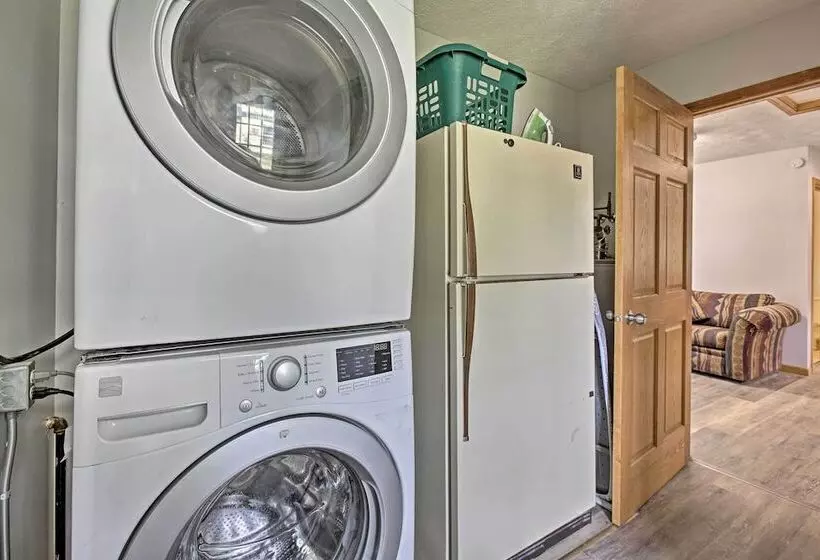 Cedar Home W/ Fire Pit & Grill ~3 Mi To Lakes