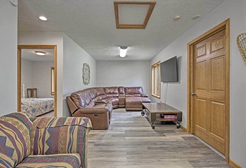 Cedar Home W/ Fire Pit & Grill ~3 Mi To Lakes