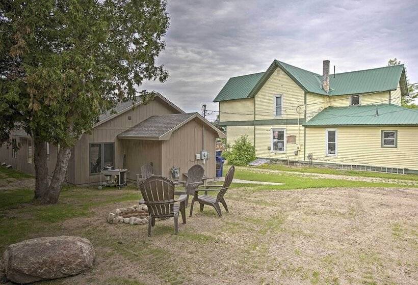 Cedar Home W/ Fire Pit & Grill ~3 Mi To Lakes