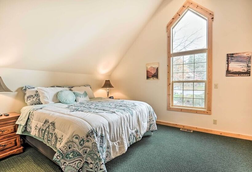 Chalet At Running Y Resort W/ Wraparound Deck!