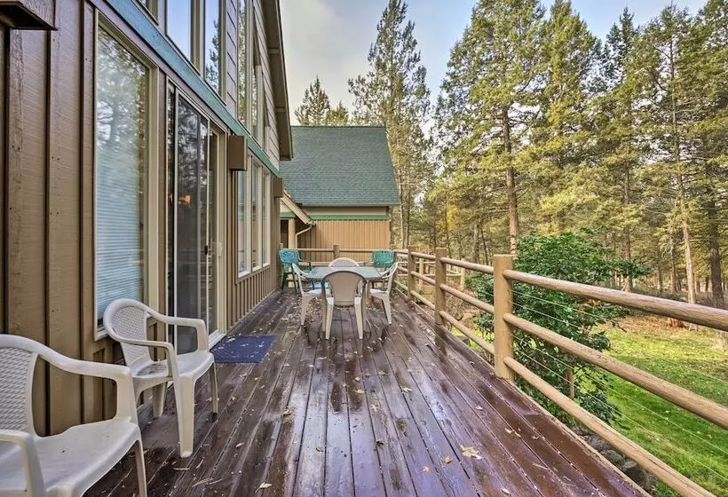 Chalet At Running Y Resort W/ Wraparound Deck!