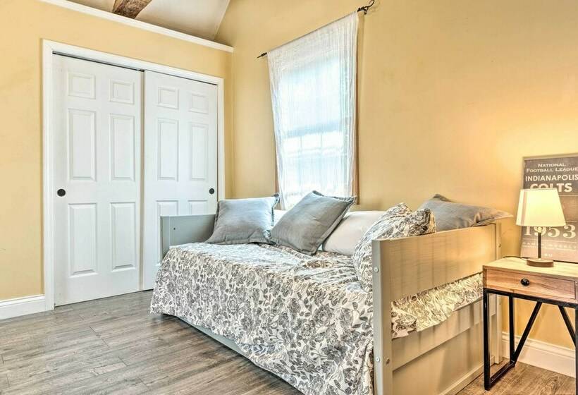 Charming 1875 Indianapolis Home In Downtown!