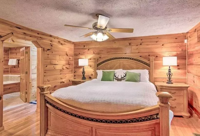 Charming Mtn Cabin 2 Mi From Downtown Boone!