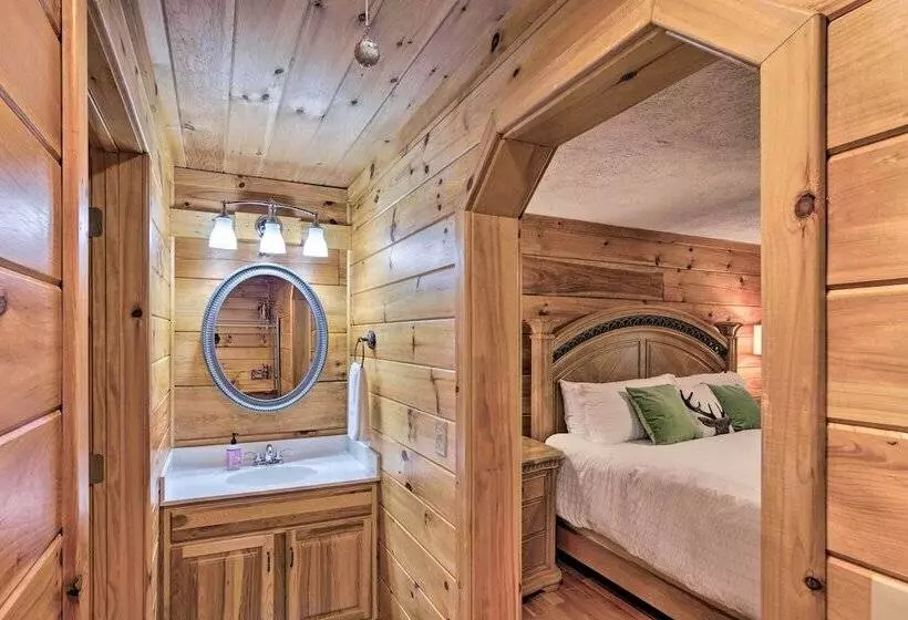 Charming Mtn Cabin 2 Mi From Downtown Boone!