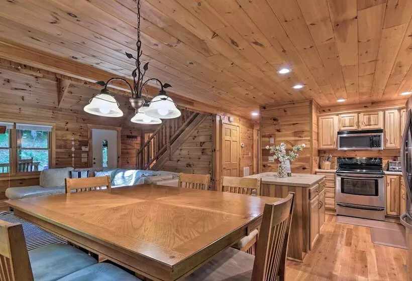 Charming Mtn Cabin 2 Mi From Downtown Boone!