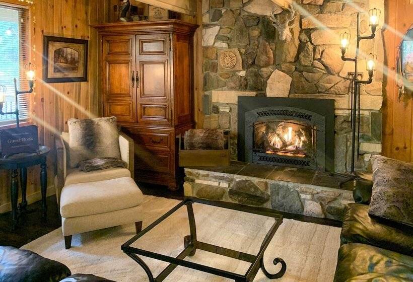 Cozy A Frame W/ Hot Tub, Fire Pit, & Fireplace!