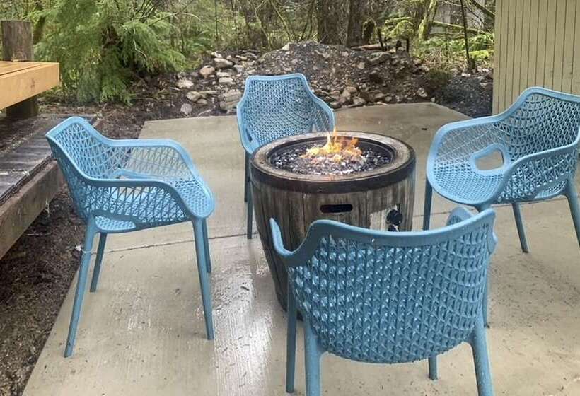 Cozy A Frame W/ Hot Tub, Fire Pit, & Fireplace!