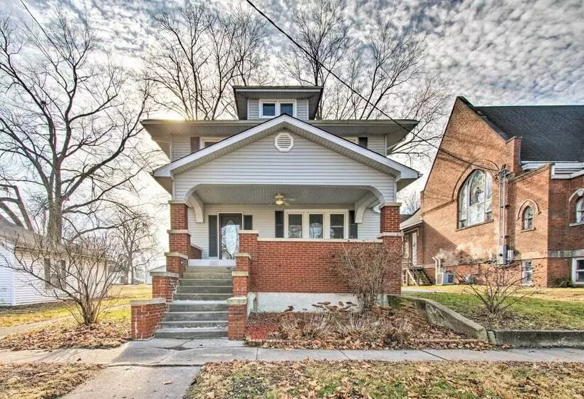 Cozy Illinois Home   Near Fishing & Golfing!