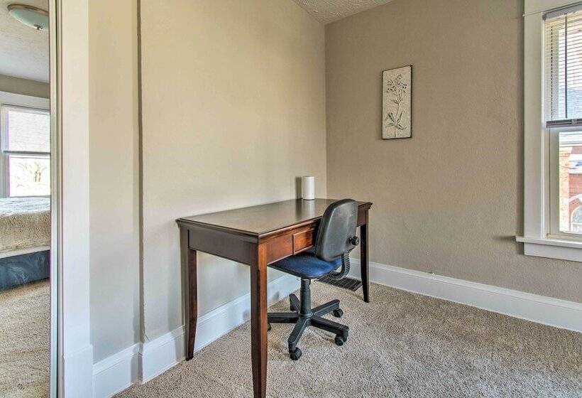 Cozy Illinois Home   Near Fishing & Golfing!