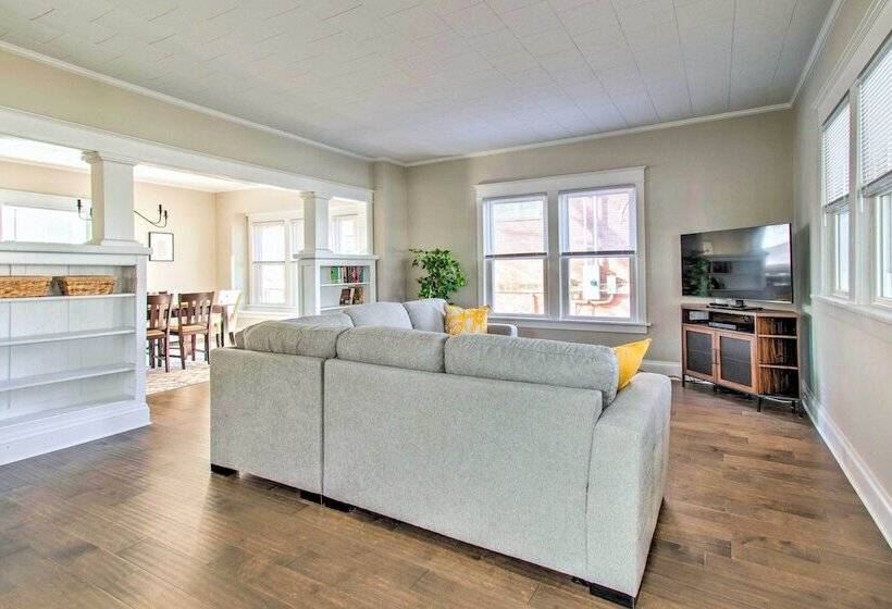 Cozy Illinois Home   Near Fishing & Golfing!