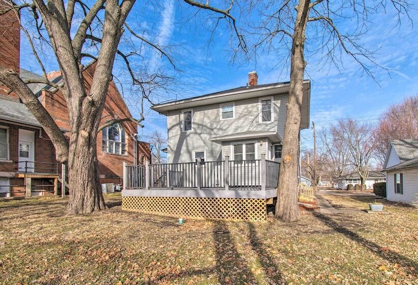 Cozy Illinois Home   Near Fishing & Golfing!