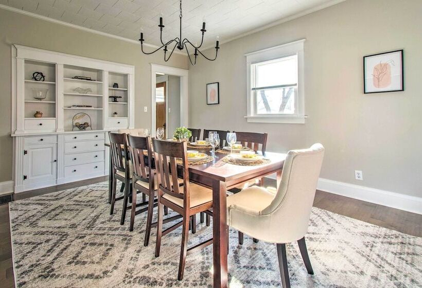 Cozy Illinois Home   Near Fishing & Golfing!