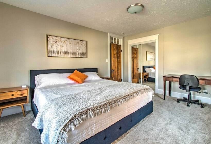 Cozy Illinois Home   Near Fishing & Golfing!