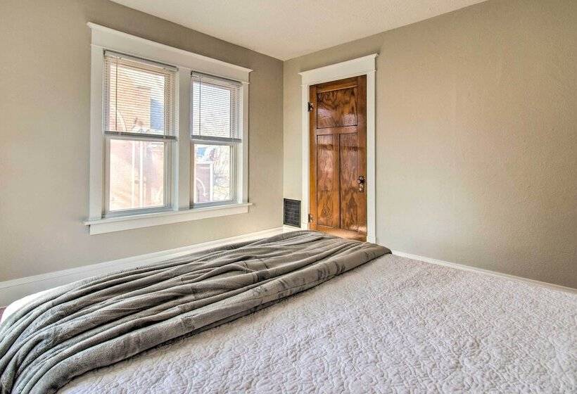 Cozy Illinois Home   Near Fishing & Golfing!