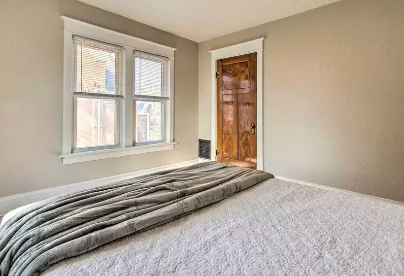 Cozy Illinois Home   Near Fishing & Golfing!