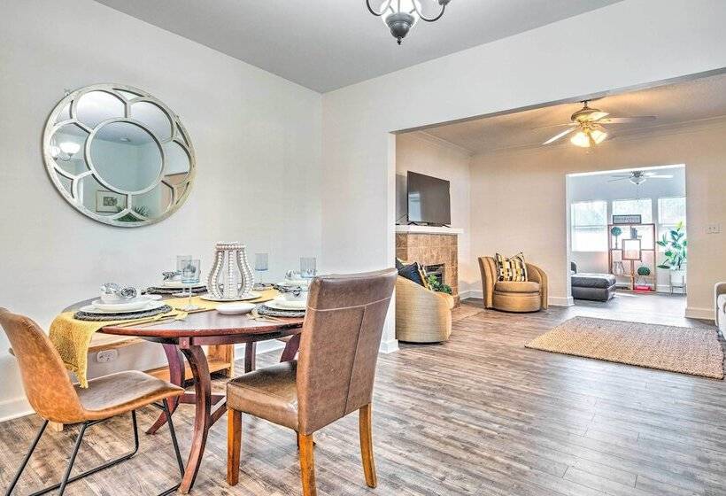 Cozy + Modern Indy House ~ 5 Mi To Downtown!