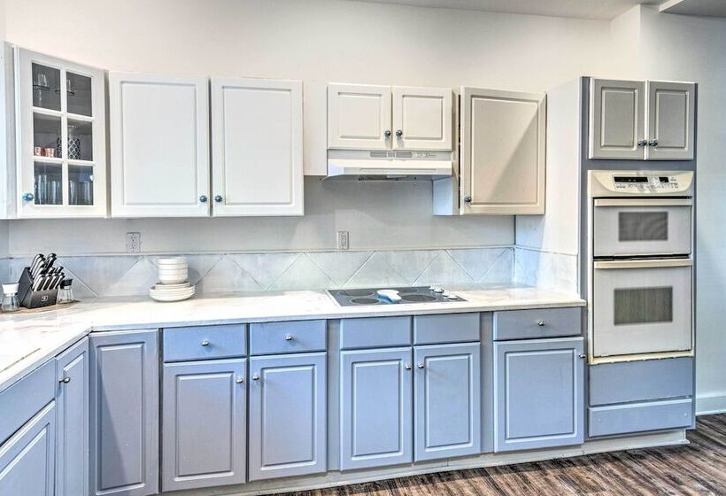 Cozy + Modern Indy House ~ 5 Mi To Downtown!