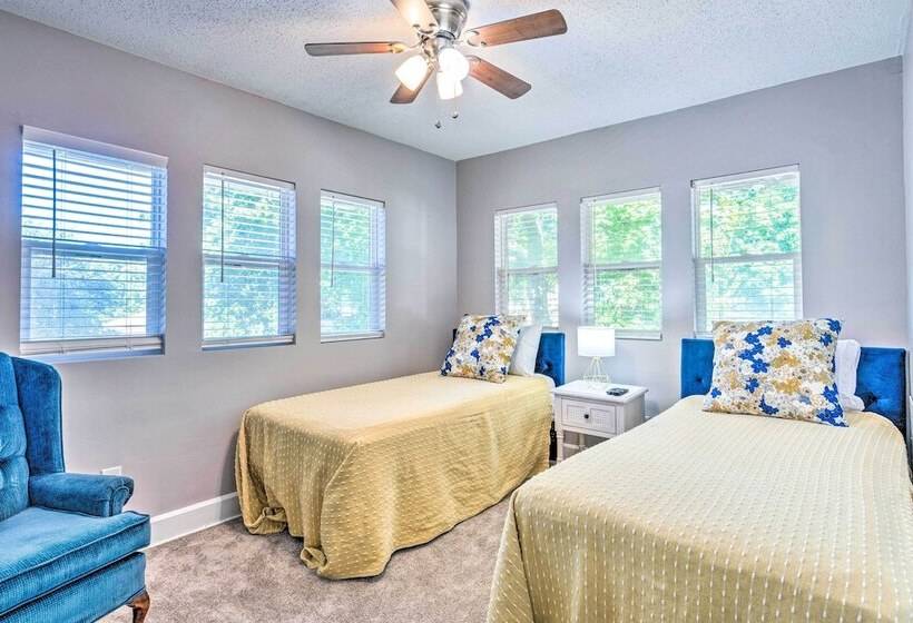 Cozy + Modern Indy House ~ 5 Mi To Downtown!